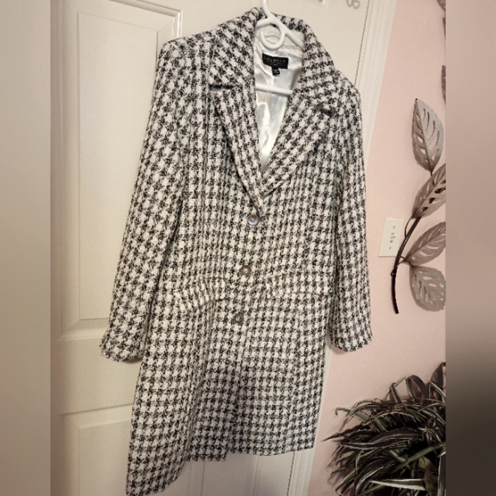 Chic Laundry Beautiful Black and White Shimmering Houndstooth Coat, size XL